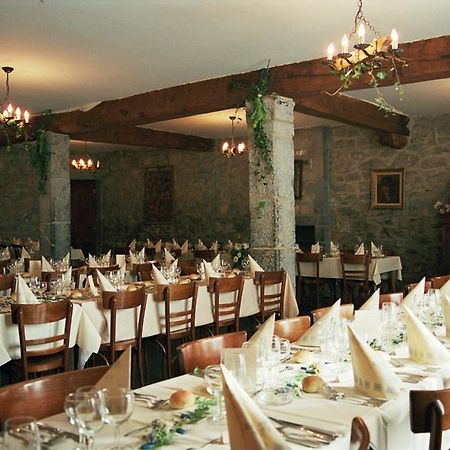 La Vieille Tour Hotel Hotton Bagian luar foto