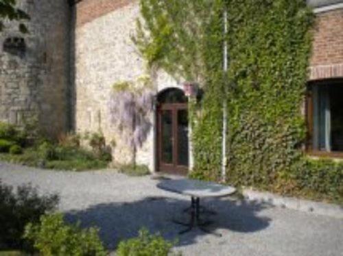 La Vieille Tour Hotel Hotton Bagian luar foto