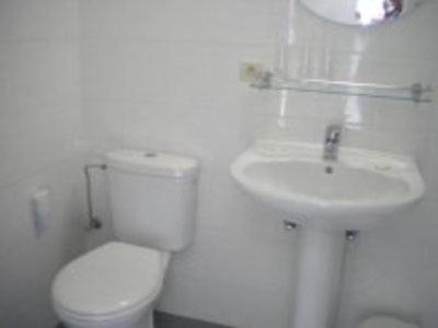 La Vieille Tour Hotel Hotton Bagian luar foto