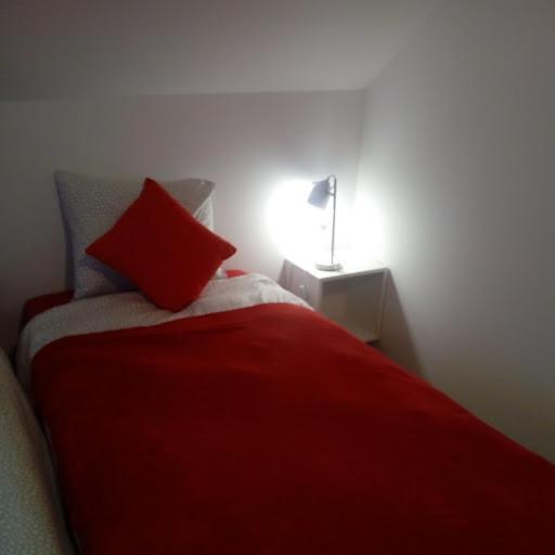 La Vieille Tour Hotel Hotton Bagian luar foto
