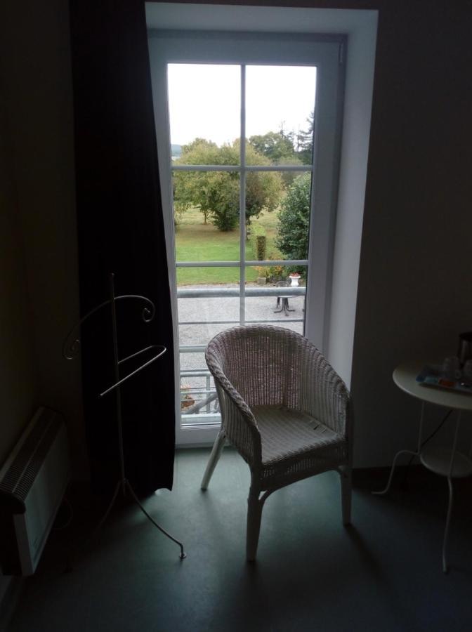 La Vieille Tour Hotel Hotton Bagian luar foto